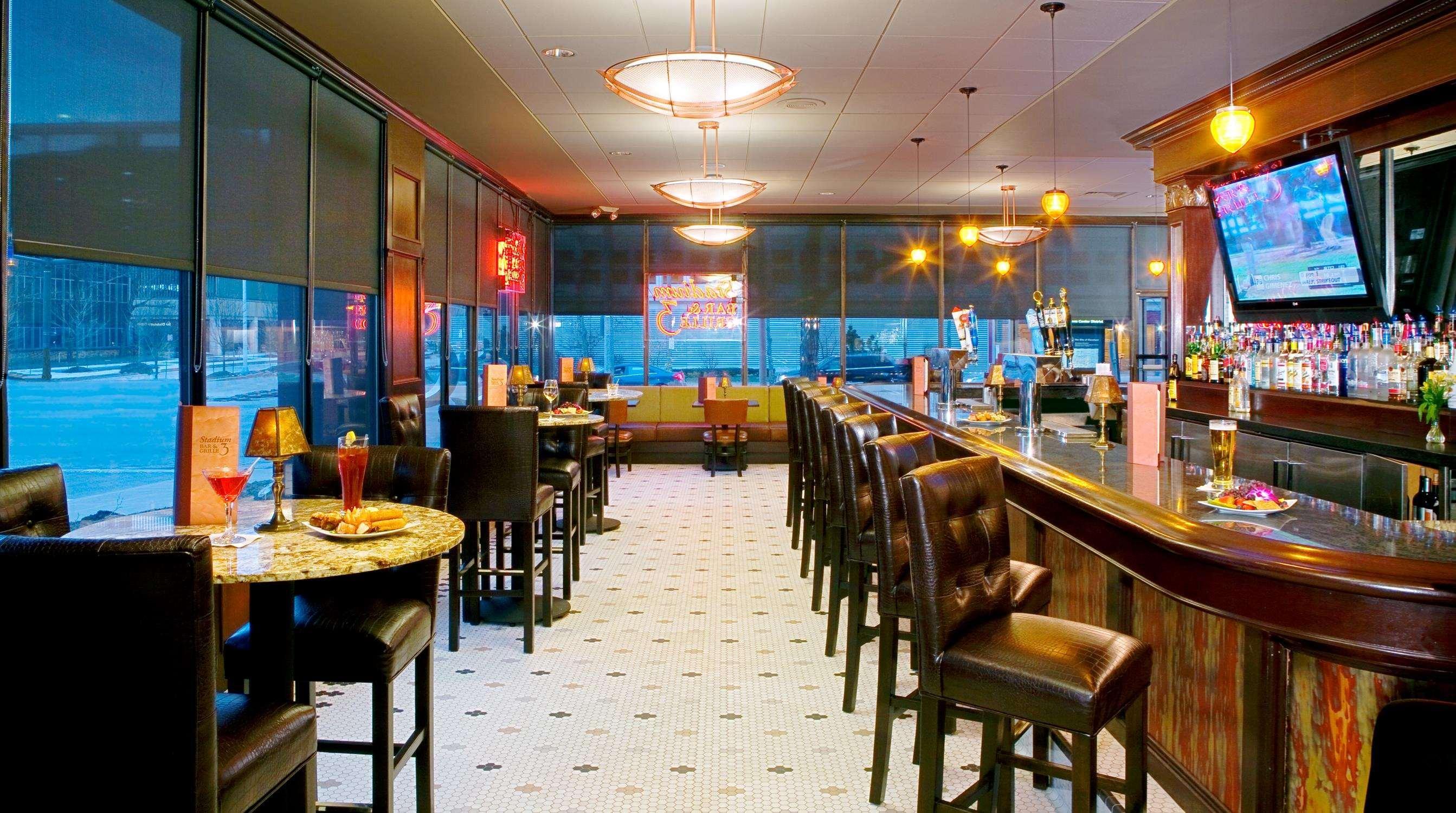 Hotel Doubletree By Hilton Downtown - Lakeside 4*