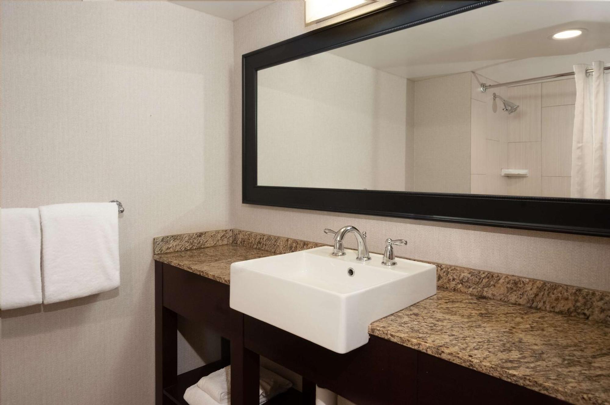Hotel Doubletree By Hilton Downtown - Lakeside Cleveland